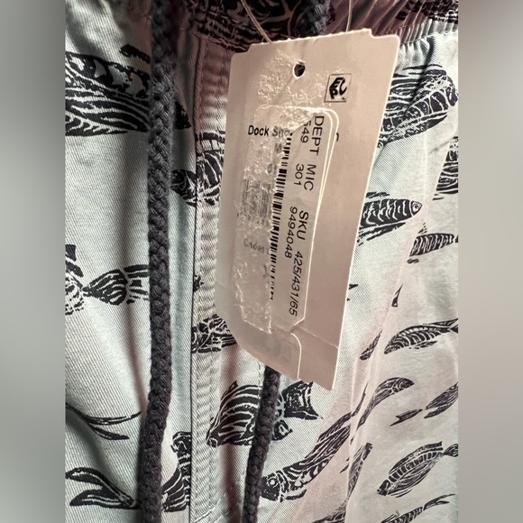 LL Bean Men's Dock Shorts NWT 8" Size XL - Picture 6 of 6